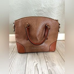 Dooney & Bourke tan leather zip handbag.